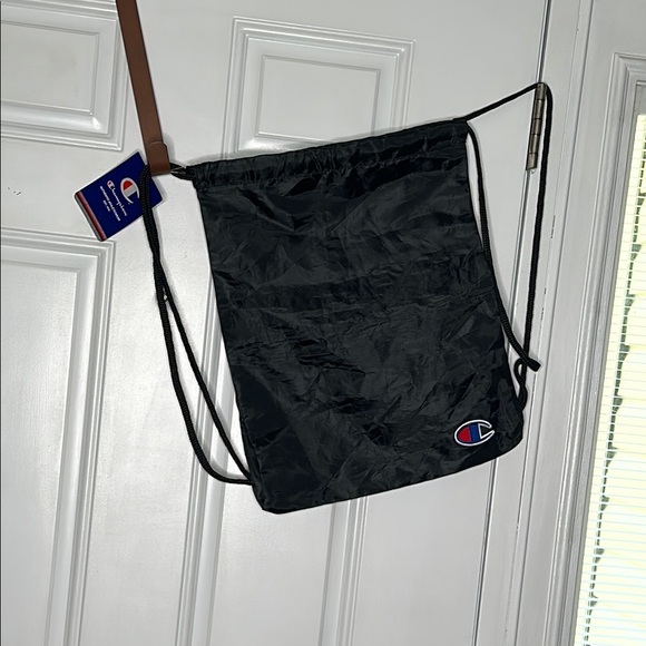 Champion Black Drawstring On the Go Bag with Logo NWT - Picture 2 of 10